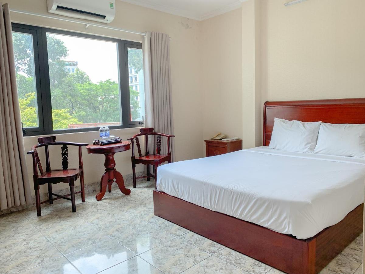 Red Sun Airport Saigon Hotel โฮจิมินห์ซิตี้ ภายนอก รูปภาพ