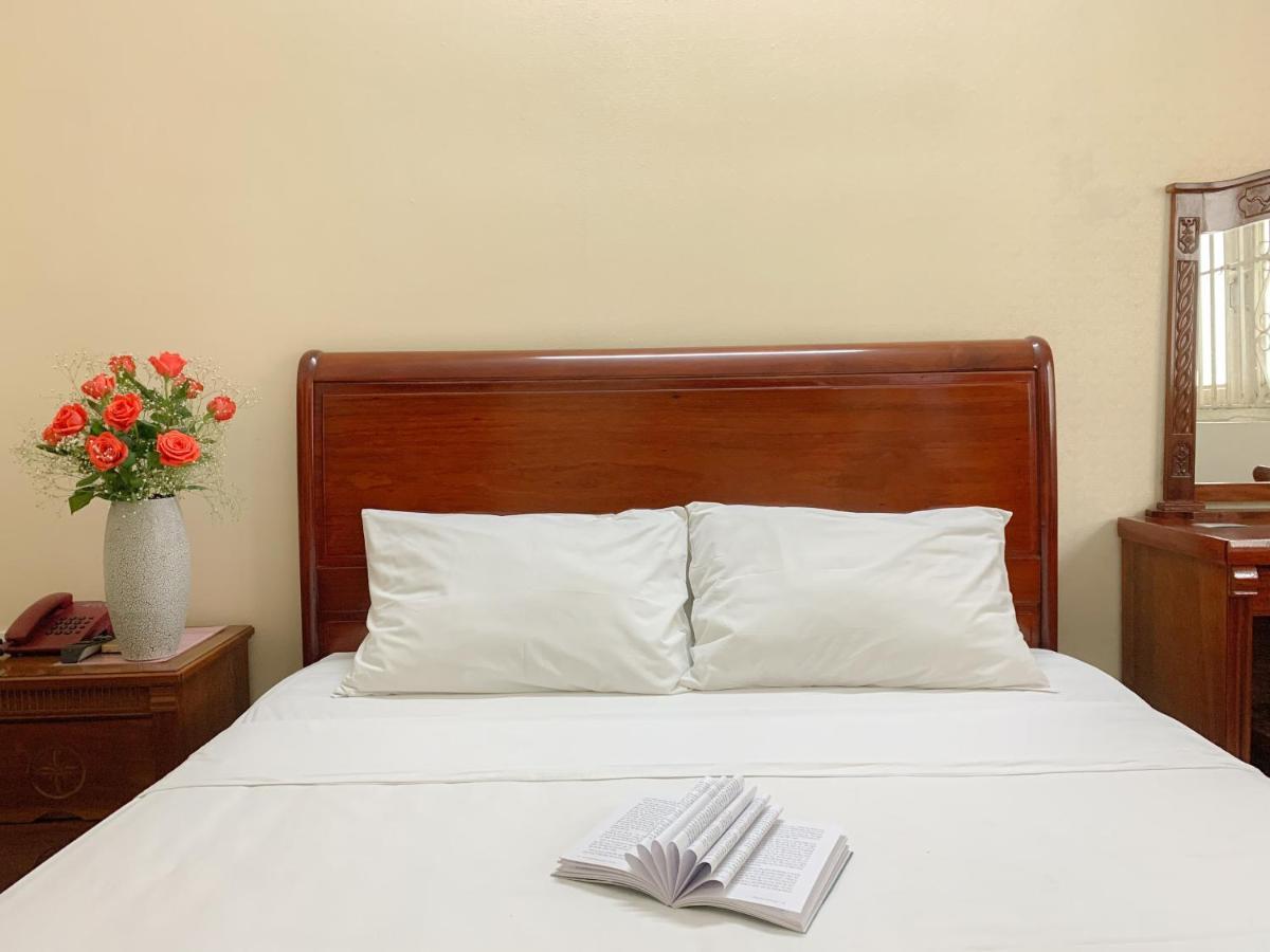 Red Sun Airport Saigon Hotel โฮจิมินห์ซิตี้ ภายนอก รูปภาพ