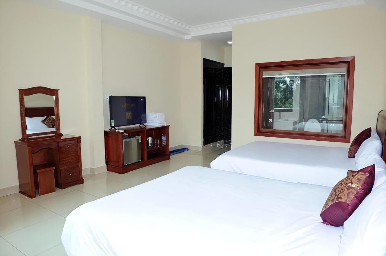 Red Sun Airport Saigon Hotel โฮจิมินห์ซิตี้ ภายนอก รูปภาพ