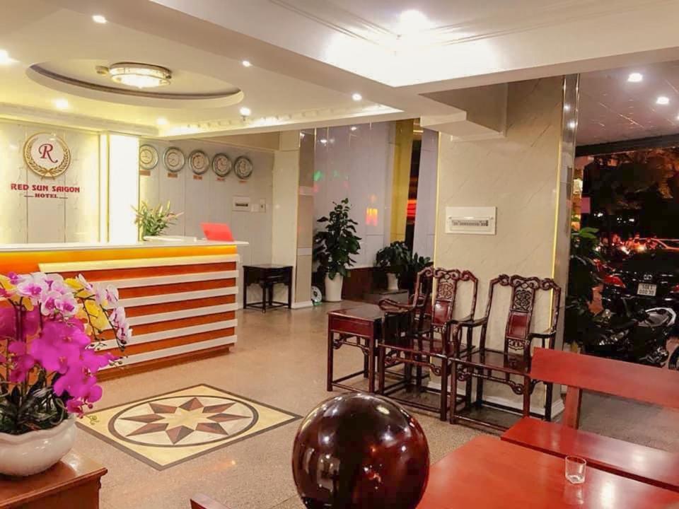 Red Sun Airport Saigon Hotel โฮจิมินห์ซิตี้ ภายนอก รูปภาพ