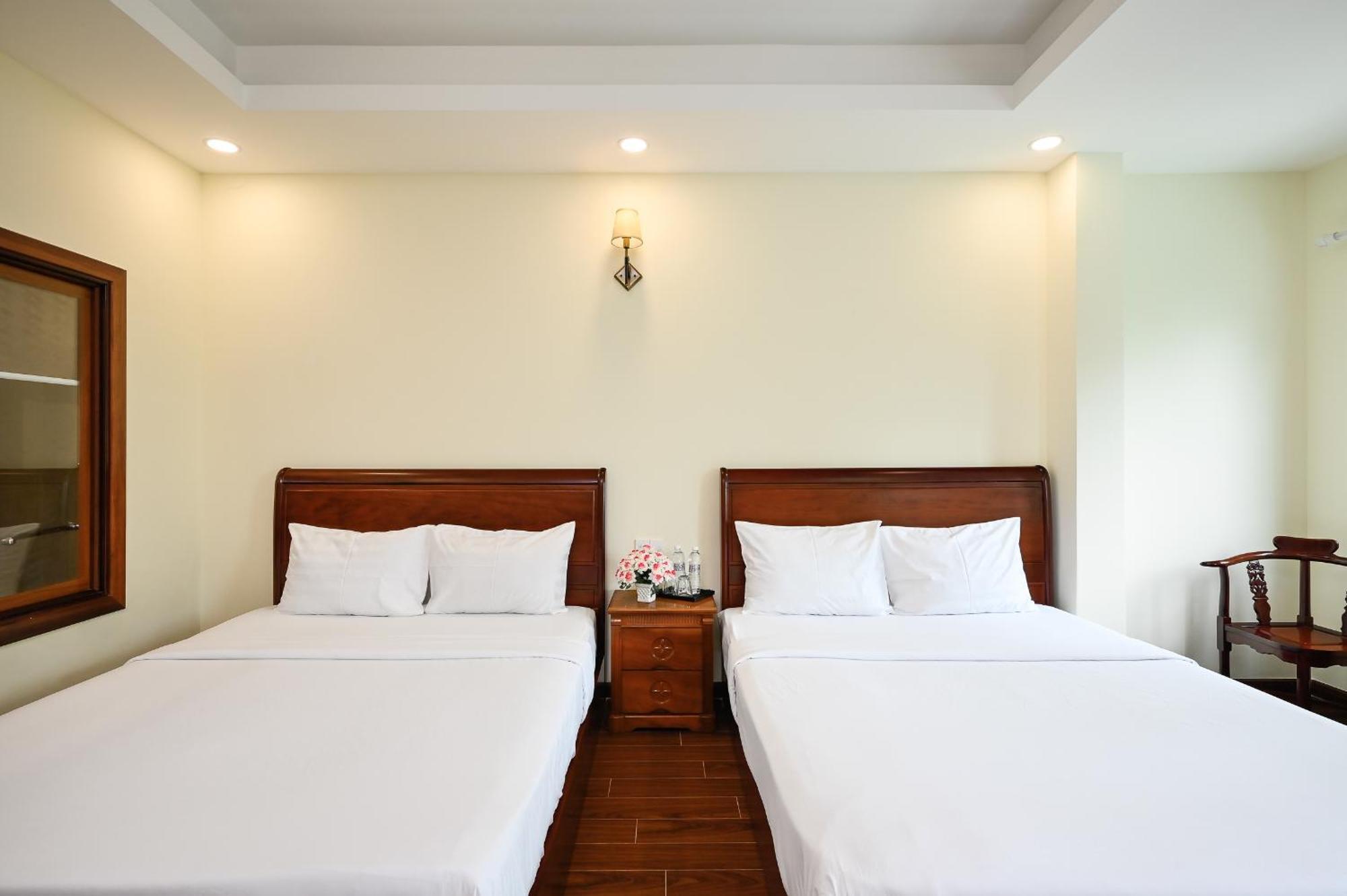 Red Sun Airport Saigon Hotel โฮจิมินห์ซิตี้ ภายนอก รูปภาพ