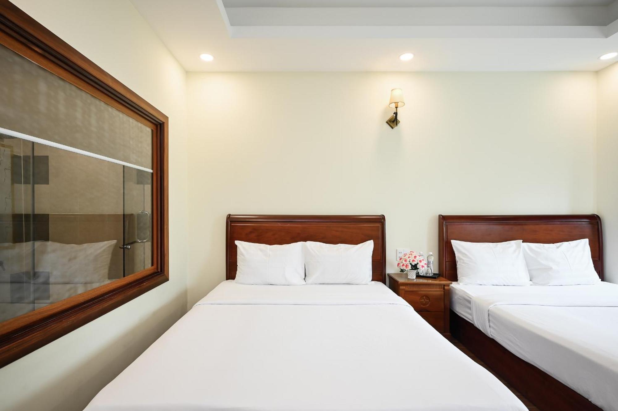 Red Sun Airport Saigon Hotel โฮจิมินห์ซิตี้ ภายนอก รูปภาพ