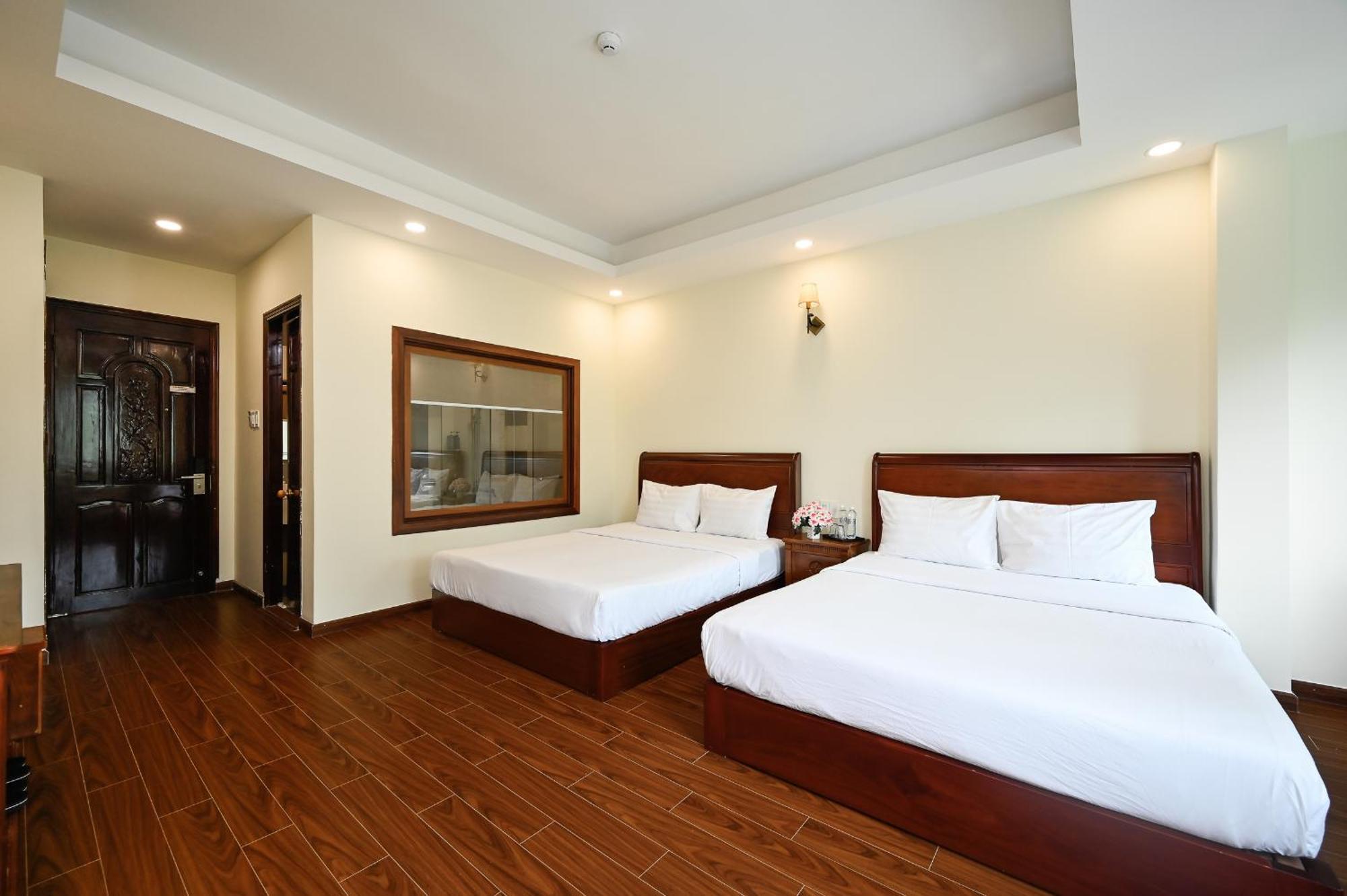 Red Sun Airport Saigon Hotel โฮจิมินห์ซิตี้ ภายนอก รูปภาพ