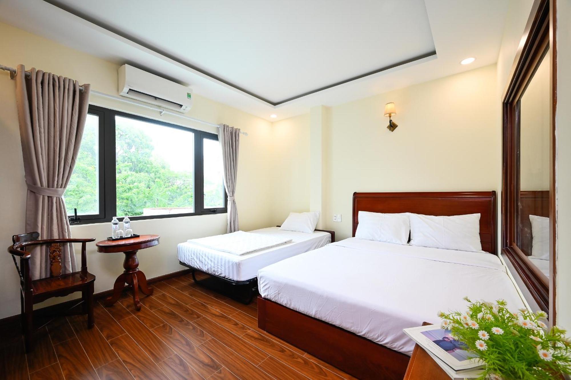 Red Sun Airport Saigon Hotel โฮจิมินห์ซิตี้ ภายนอก รูปภาพ