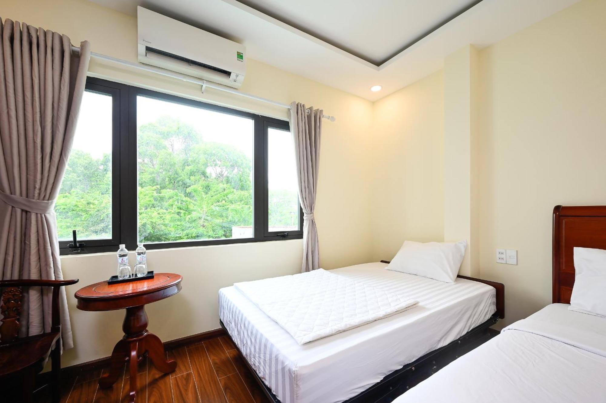 Red Sun Airport Saigon Hotel โฮจิมินห์ซิตี้ ภายนอก รูปภาพ
