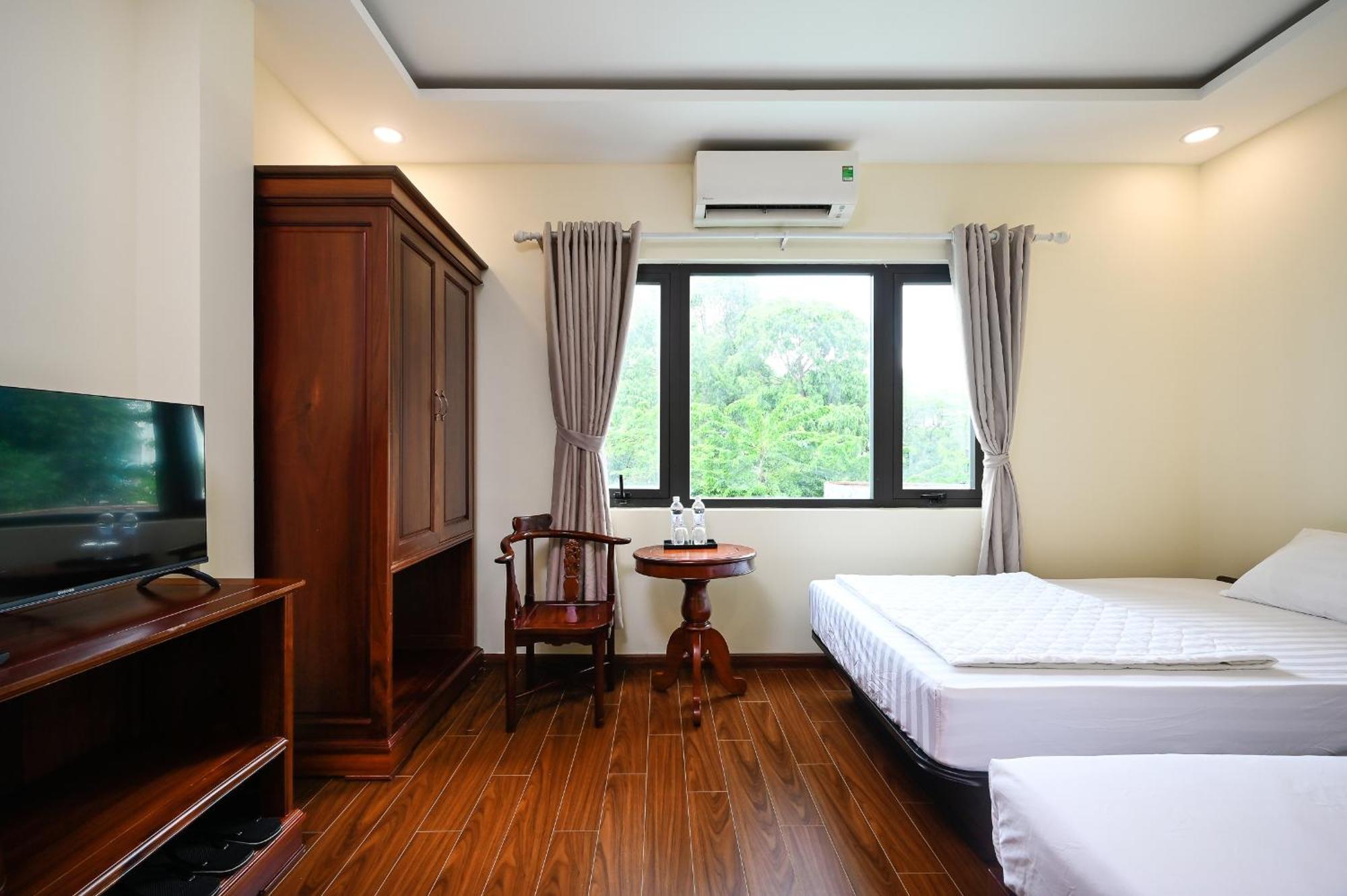 Red Sun Airport Saigon Hotel โฮจิมินห์ซิตี้ ภายนอก รูปภาพ