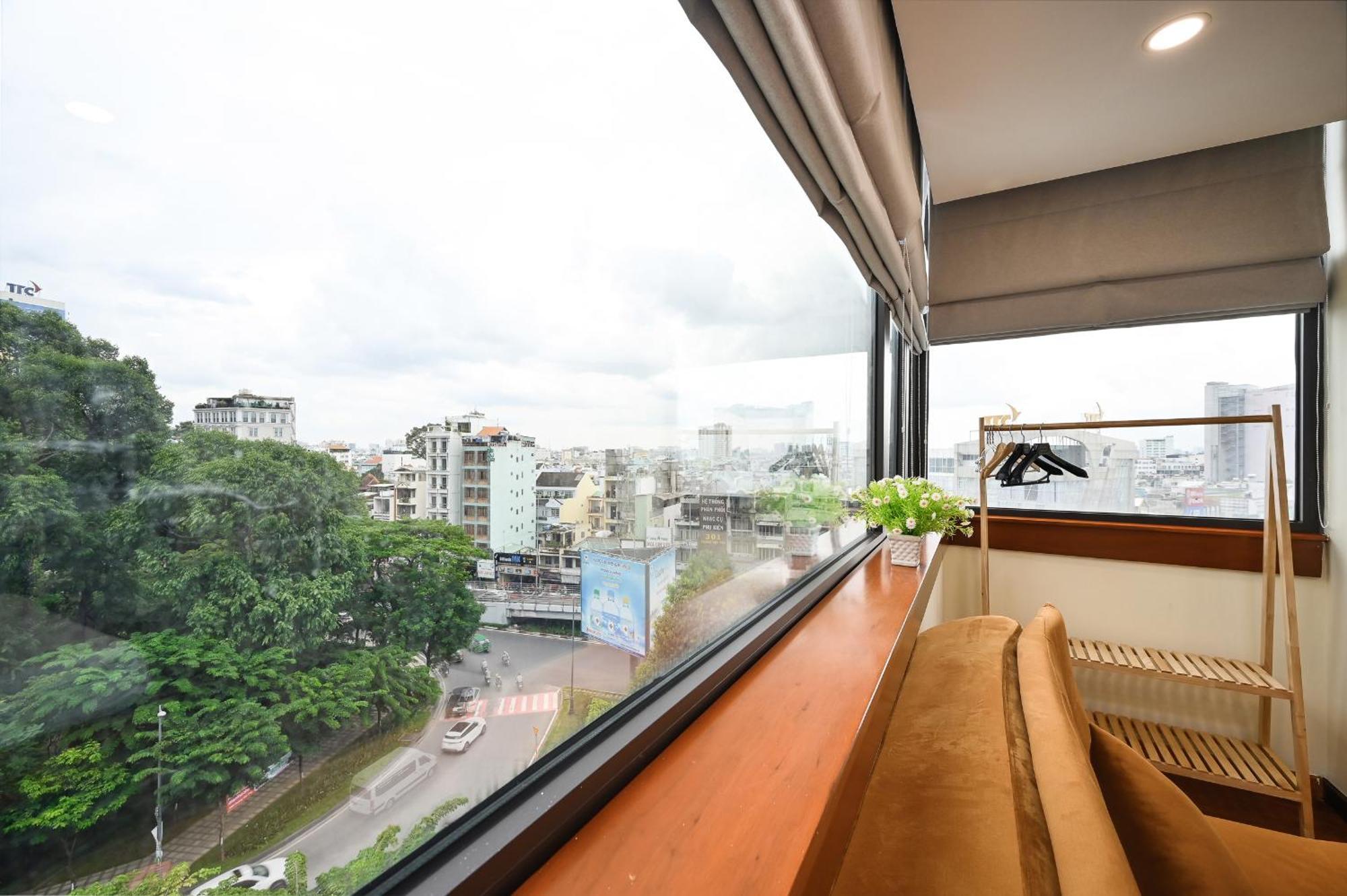 Red Sun Airport Saigon Hotel โฮจิมินห์ซิตี้ ภายนอก รูปภาพ