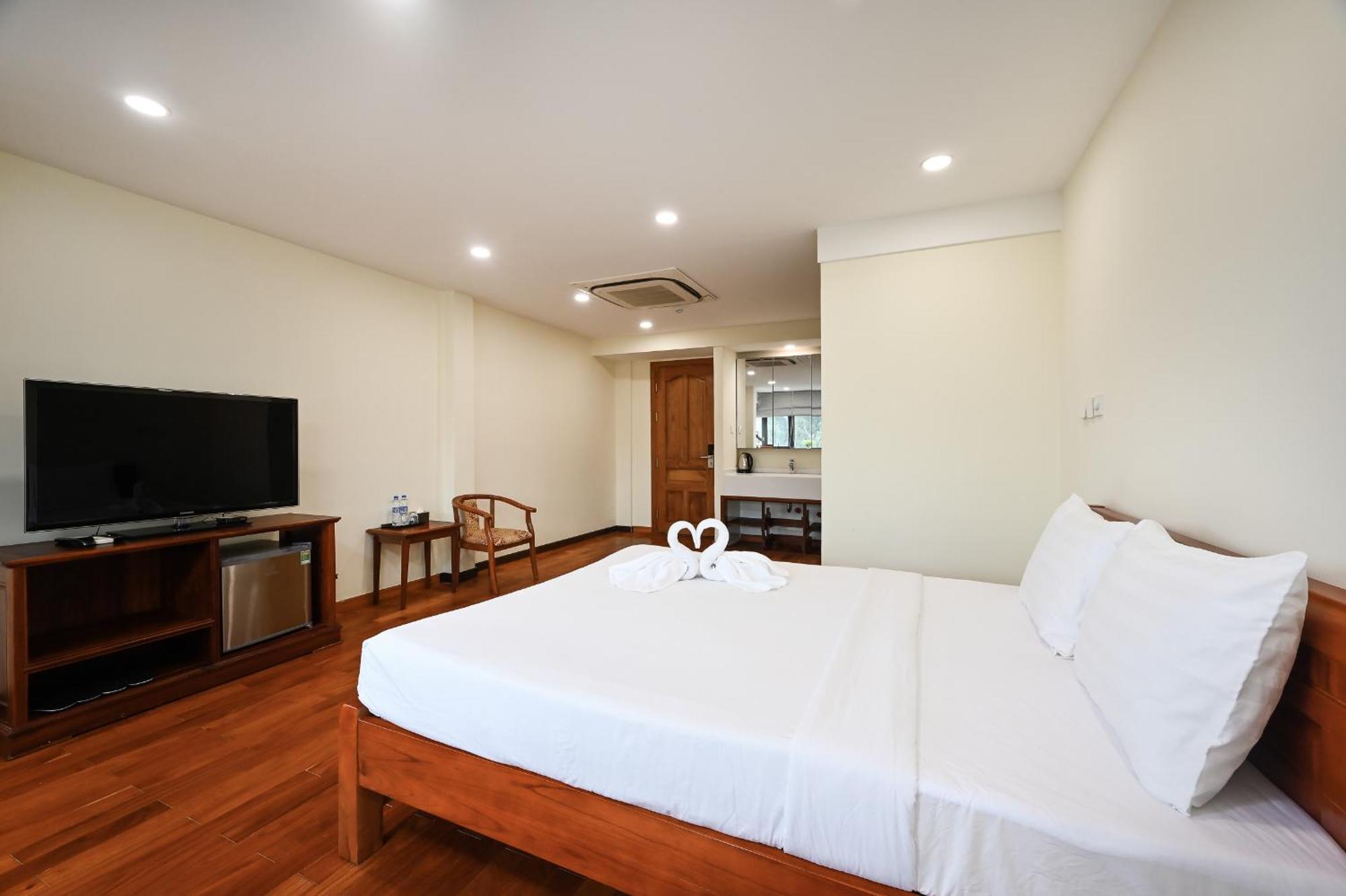 Red Sun Airport Saigon Hotel โฮจิมินห์ซิตี้ ภายนอก รูปภาพ
