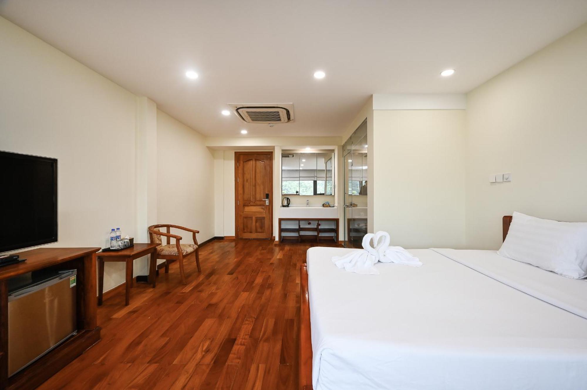 Red Sun Airport Saigon Hotel โฮจิมินห์ซิตี้ ภายนอก รูปภาพ